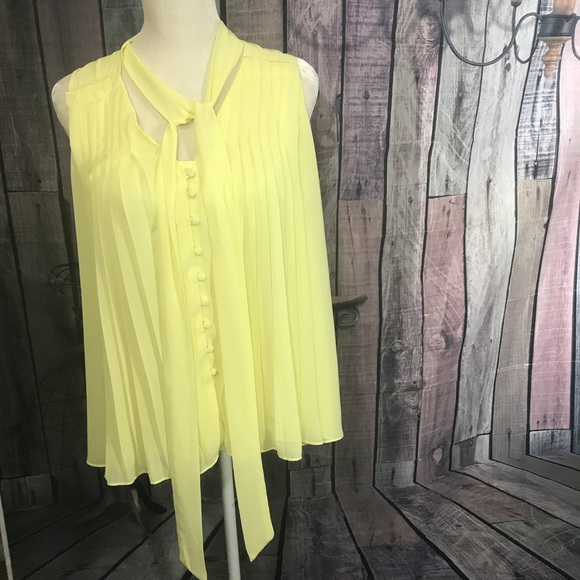 MM Couture Blouse - Picture 2 of 9